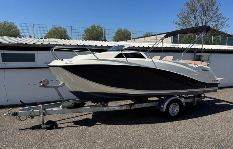 Quicksilver Activ 555 Cabin MJ 23