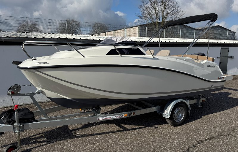 Quicksilver Activ 555 Cabin Modelljahr 2024