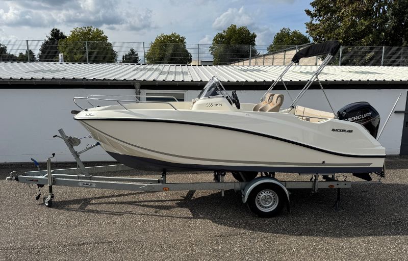 Quicksilver Activ 555 Open MY 17