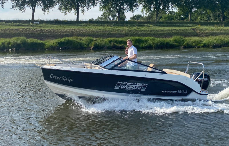 Quicksilver Activ 605 Bowrider