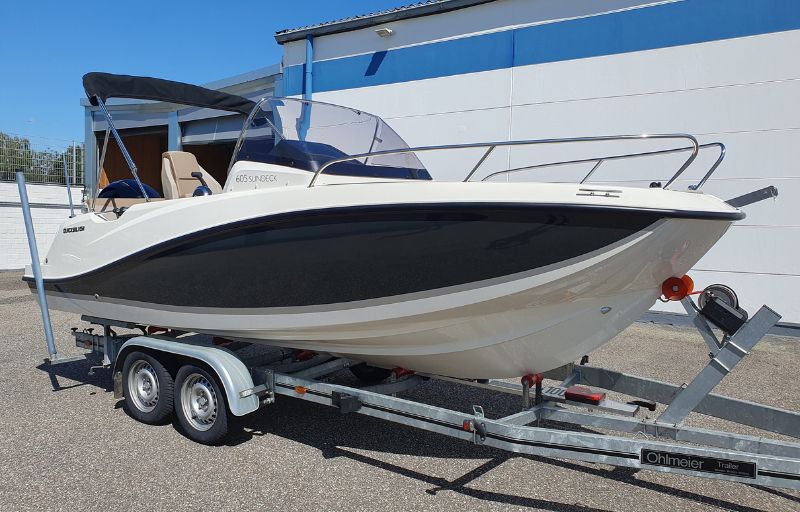 Quicksilver Activ 605 Sundeck